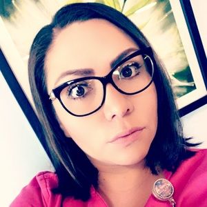 Meet your Posher, Angelica